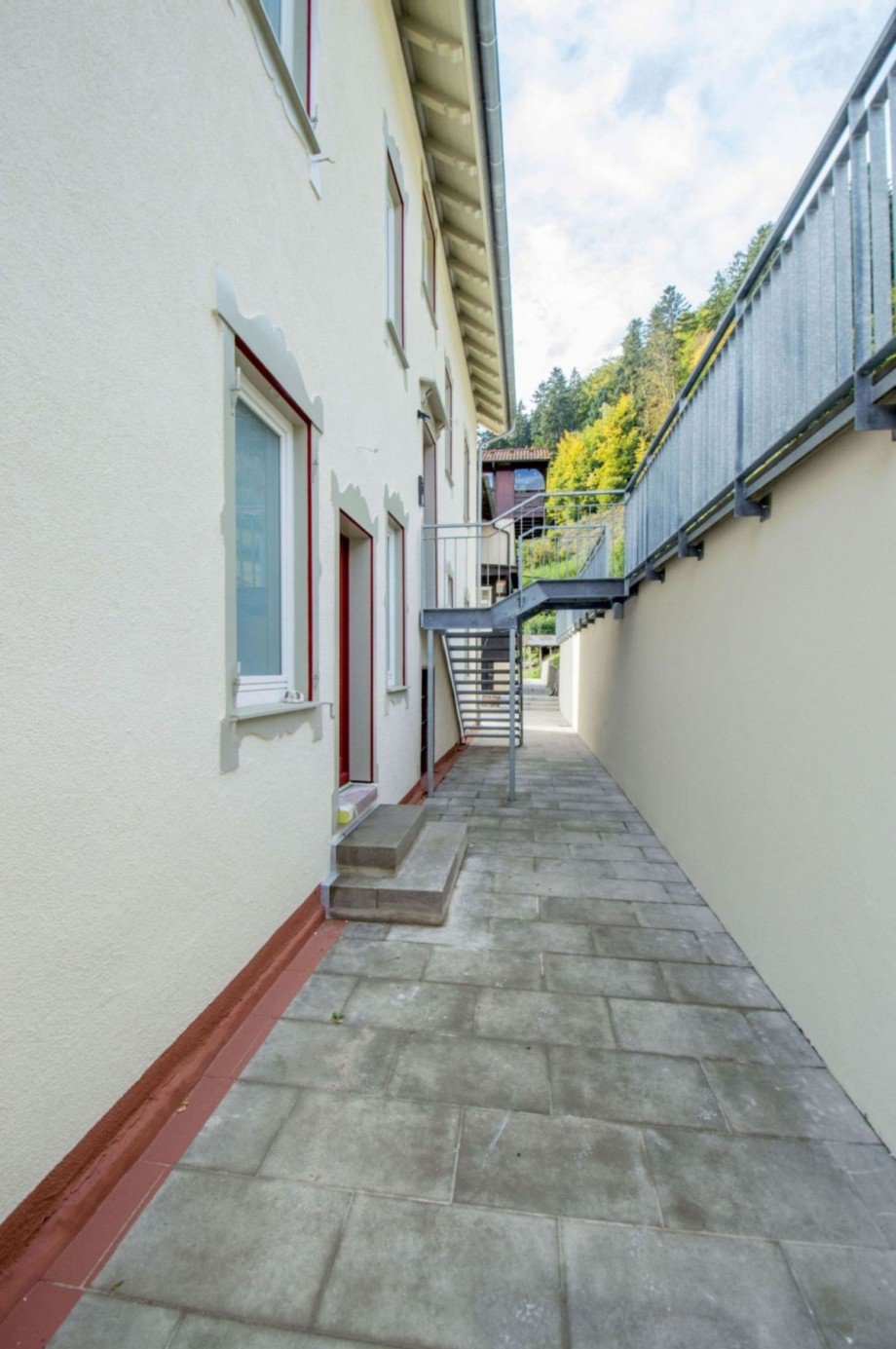 Haus- und Wohnungseingang West Etagenwohnung Calw