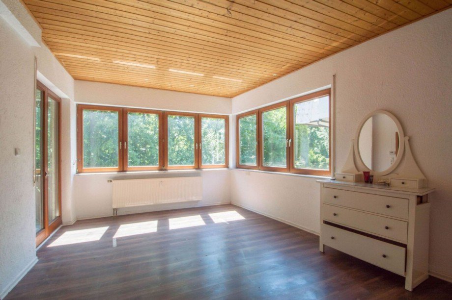 Schlazimmer EG Mehrfamilienhaus Neuhausen