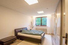 Ger�umiges Schlafzimmer Wohnen wo andere Urlaub machen | Wohnhaus mit gro�em Garten in einmaliger Waldrandlage