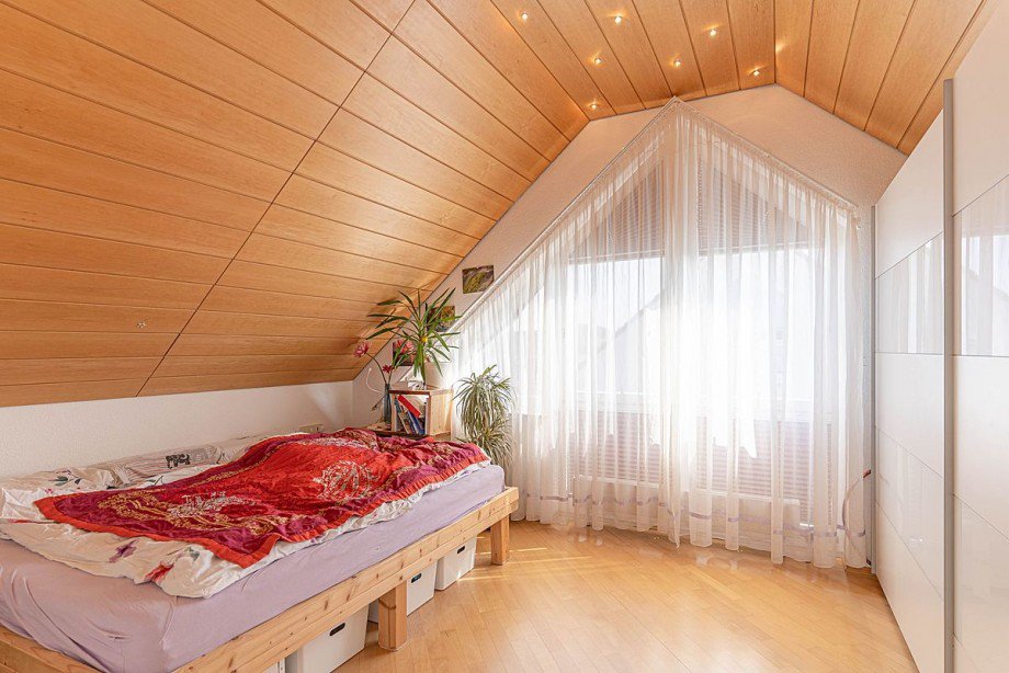 wundersch�nem Giebelfenster Maisonettewohnung Calw-Heumaden