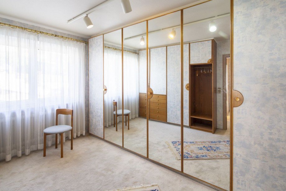 Ankleide-/ Kinderzimmer Zweifamilienhaus Ostelsheim