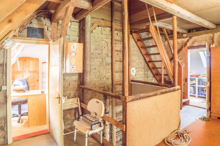 Wohnraumerweiterung m�glich Zweifamilienhaus Althengstett