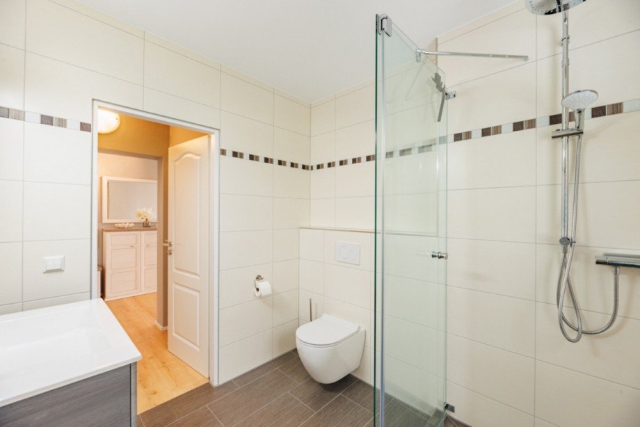 ...Dusche und WC Etagenwohnung Nufringen