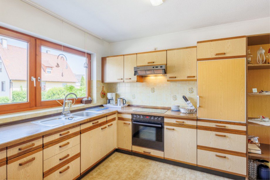 ...EBK inkl. elektr. Ger�te Reihenmittelhaus G�rtringen