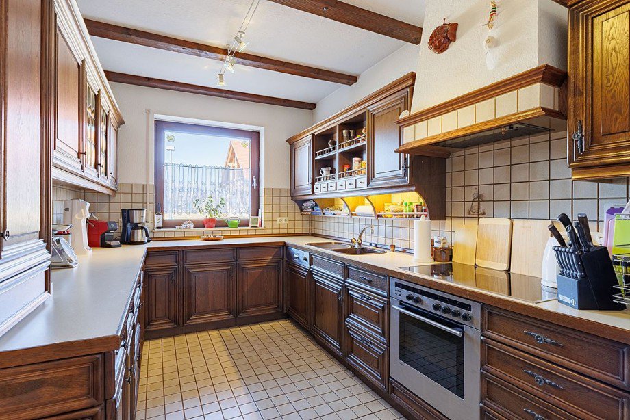 Rustikale K�che in U-Form Mehrfamilienhaus Wildberg-Sch�nbronn