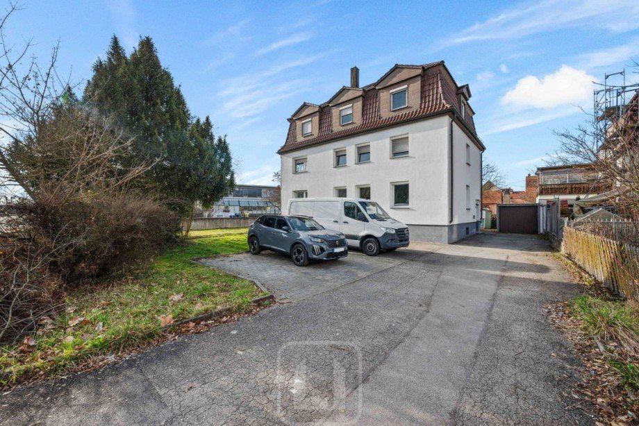 Einfahrt | Stellpl�tze Wohnung B�blingen