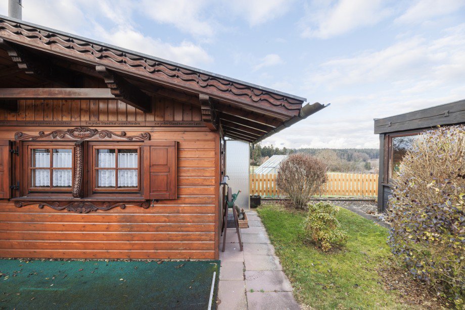 ...liebevollen Schnitzereien Einfamilienhaus Althengstett-Ottenbronn