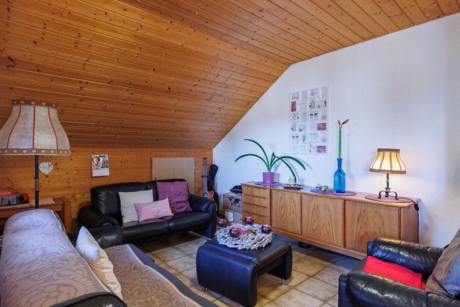 Wohn- und .... Mehrfamilienhaus Wildberg-Sch�nbronn