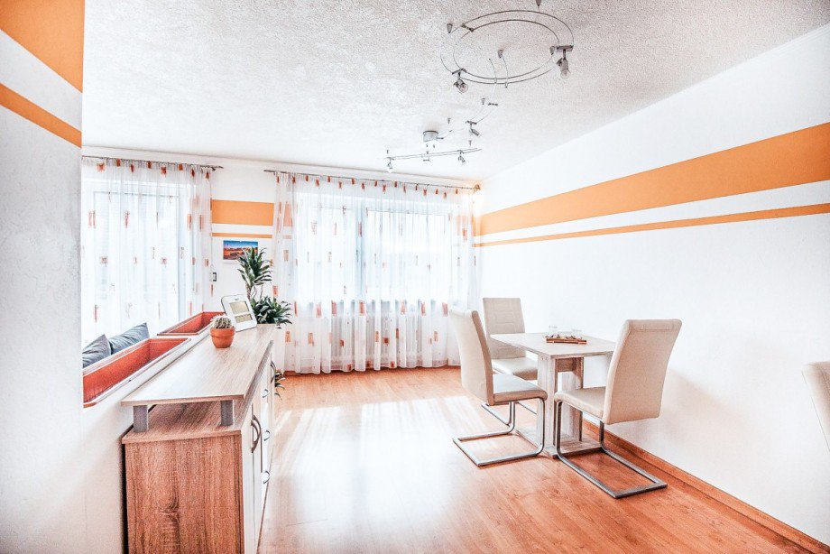 Blick zum Essbereich Etagenwohnung Gechingen