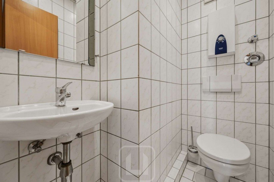 WC & Waschbecken Etagenwohnung Pforzheim