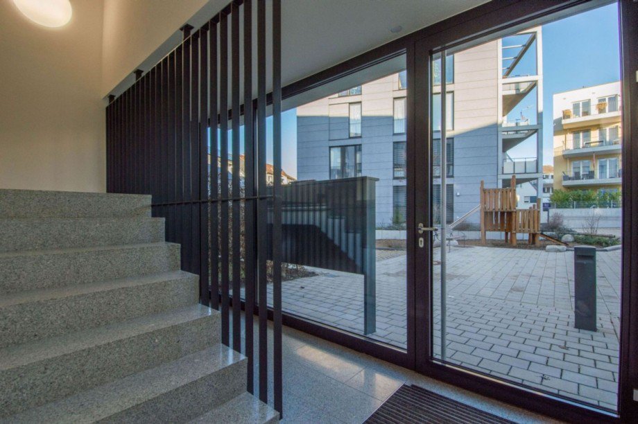 Treppenhaus/Hauseingang Etagenwohnung B�blingen
