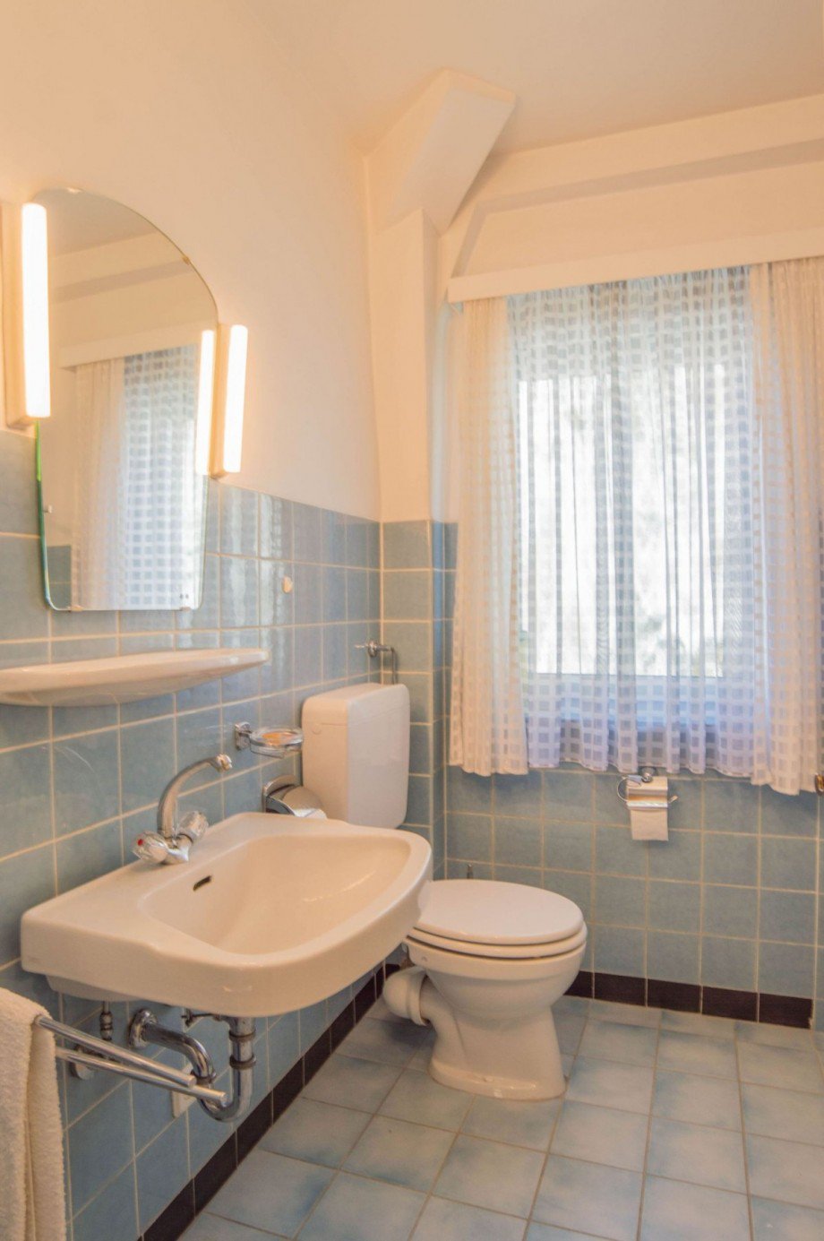 TGL-Bad... Zweifamilienhaus Althengstett