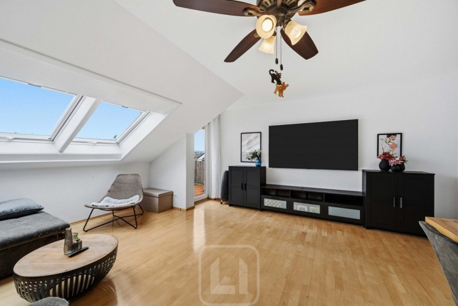 Wohnzimmer | Zugang zum Balkon Wohnung Stuttgart