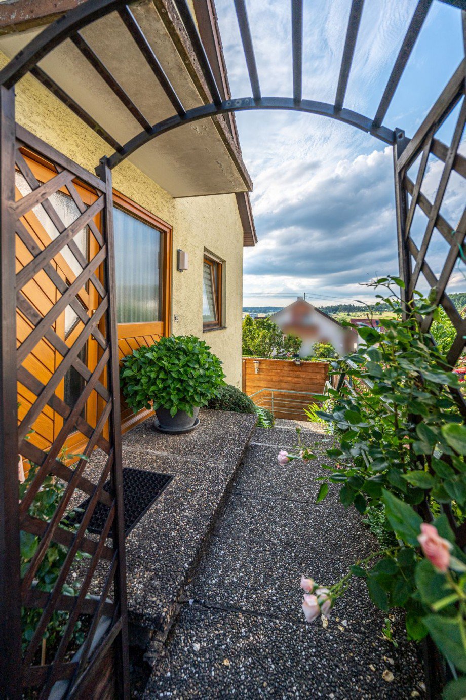 Hauseingang Erdgeschoss Zweifamilienhaus Althengstett