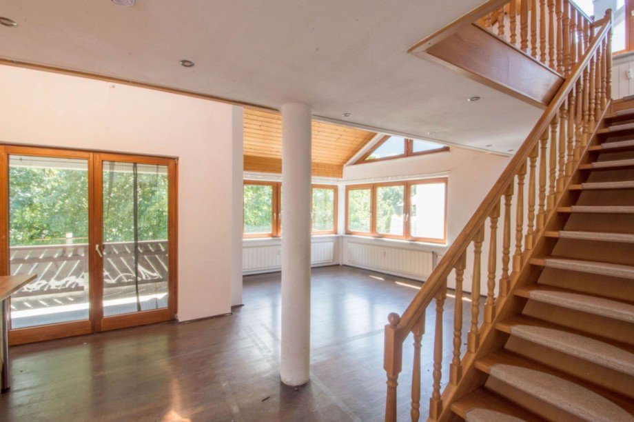 OG: Wohn-/Essbereich... Mehrfamilienhaus Neuhausen