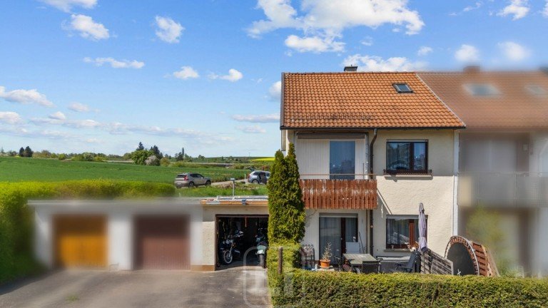 Reihenendhaus direkt am Feld Herrenberg Reihenendhaus Ein Ort zum Ankommen und Aufbl�hen | Ihr Reihenendhaus in einzigartiger Feldrandlage von Herrenberg