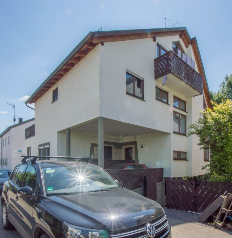 3-Familienhaus Sta�enansicht Neuhausen Mehrfamilienhaus 3-Familienhaus mit unterschiedlichsten Nutzungsm�glichkeiten sucht neuen Eigent�mer