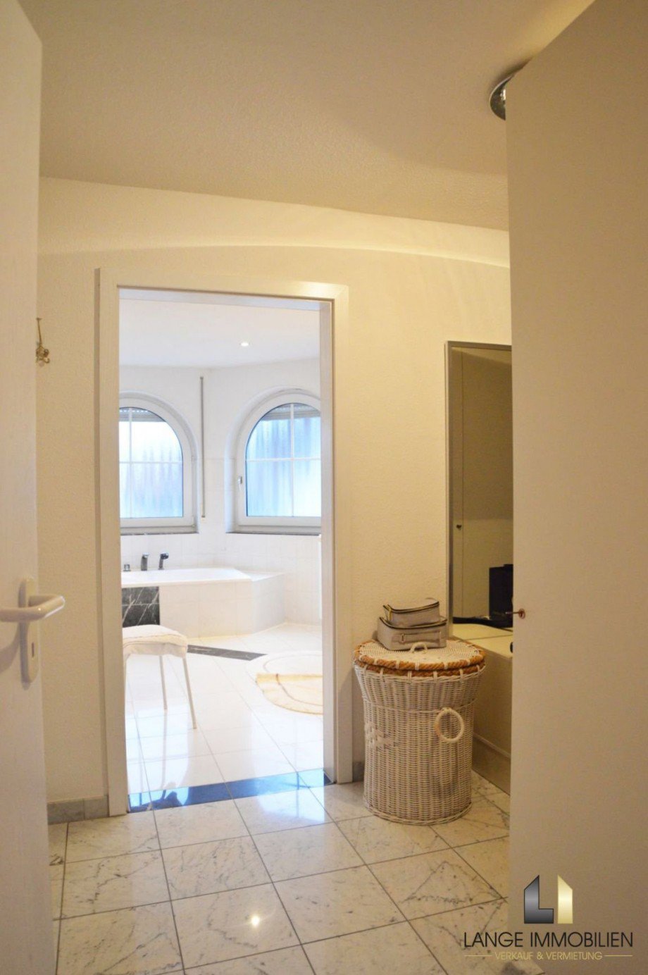 ...Ankleidezimmer und... Einfamilienhaus Nufringen