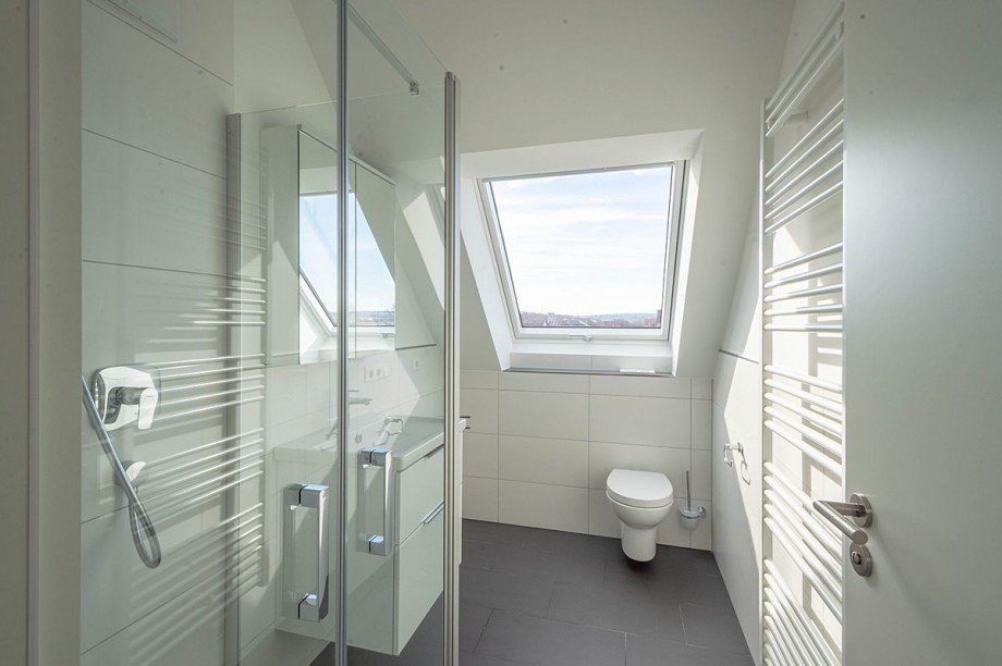 Tageslichtbadezimmer Maisonettewohnung Althengstett