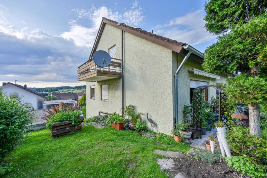 S�dwestansicht Zweifamilienhaus Althengstett