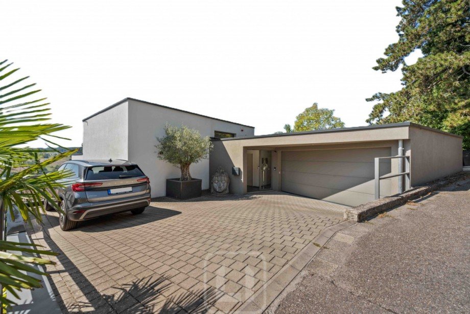Gepflegter Vorplatz Einfamilienhaus Pforzheim