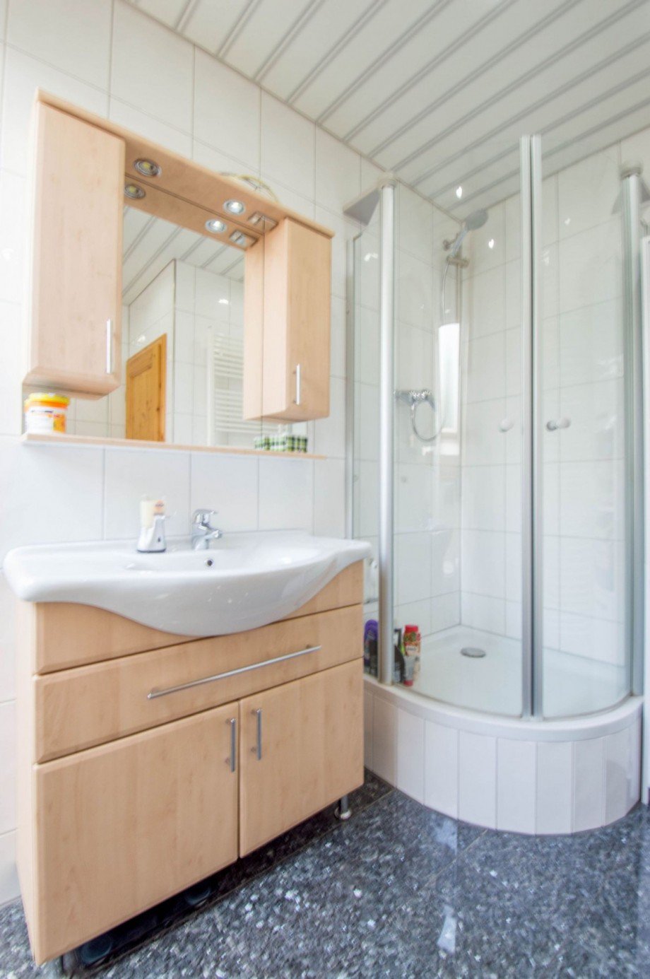 ...und Dusche Einfamilienhaus Wildberg Effringen