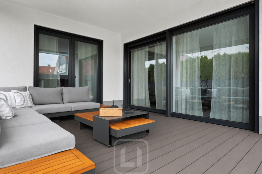 Holzterrasse mit Wohlf�hlatmosph�re Bungalow M�ssingen