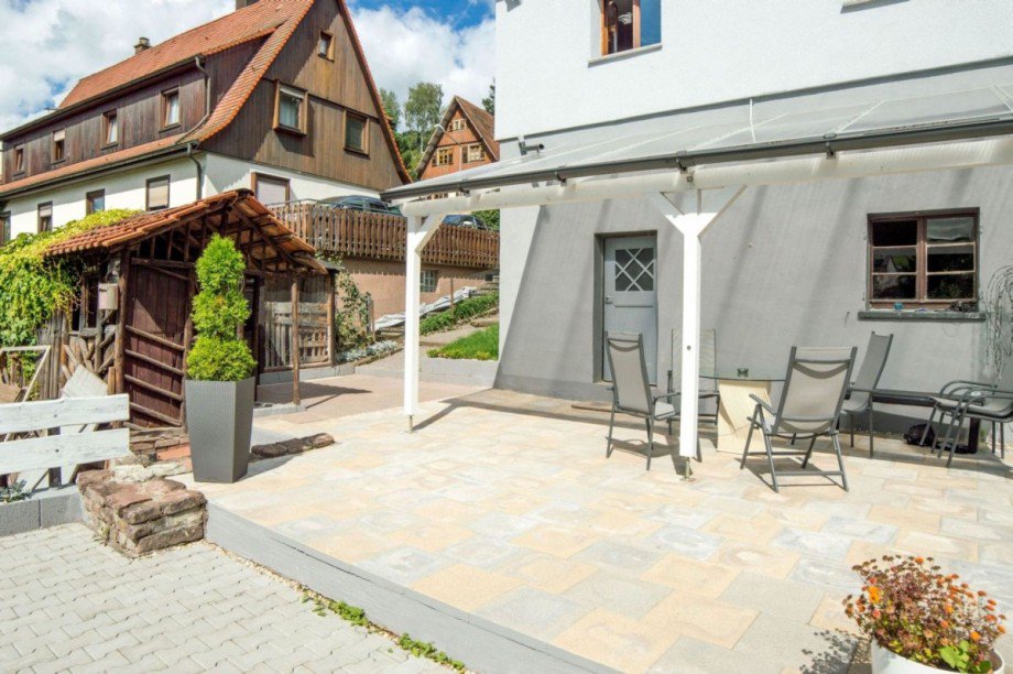 R�ckansicht Terrasse Doppelhaush�lfte Calw