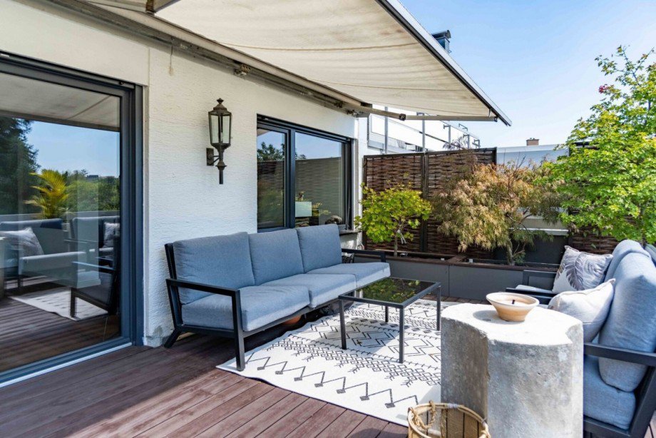 ...Terrasse inmitten... Etagenwohnung Stuttgart