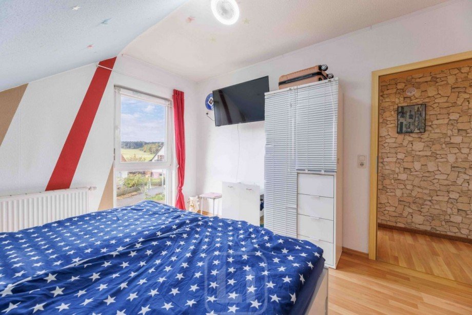 Schlafzimmer 1 (Ansicht 2) Einfamilienhaus Neuweiler