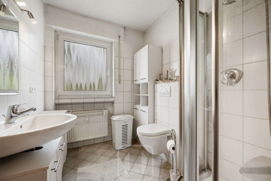 Dusche | WC | Waschbecken Zweifamilienhaus Calw