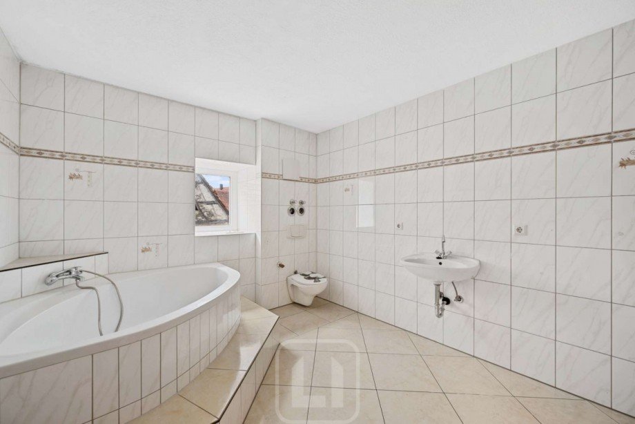 Ger�umiges Badezimmer Etagenwohnung Herrenberg