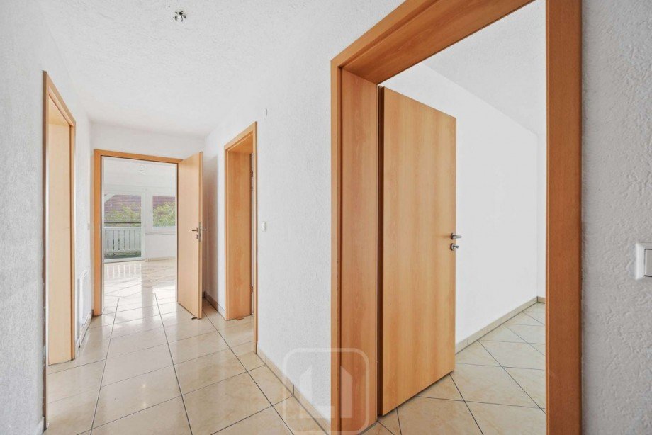Einladender Flur Wohnung Herrenberg