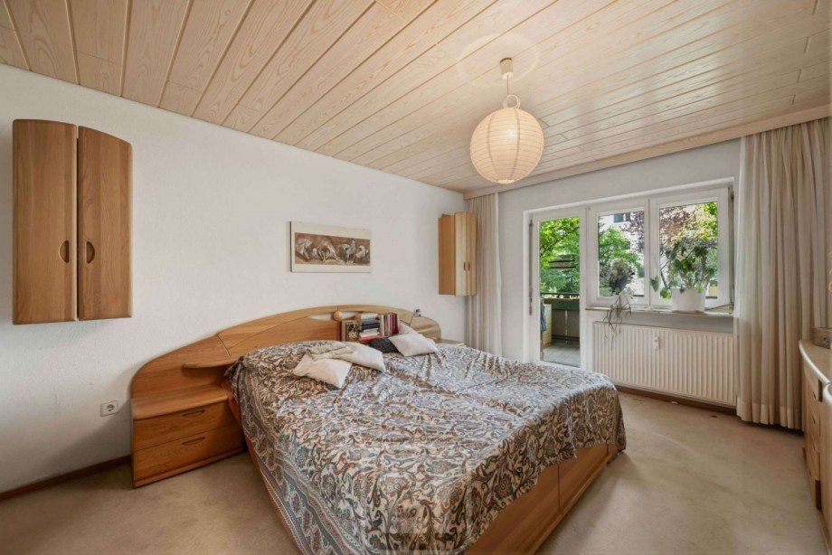 Schlafzimmer 1 | Balkon Wohnung Stuttgart