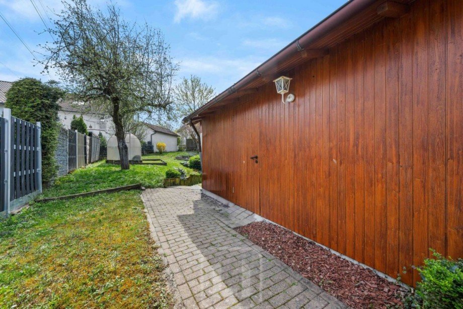 Garagenr�ckseite - Ger�teraum Einfamilienhaus Kirchheim