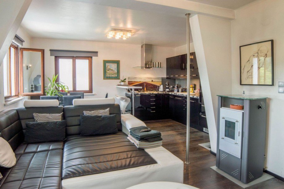 ...gehobener Einbauk�che Doppelhaush�lfte Calw