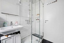 Badezimmer Modernisiertes Mehrgenerationenhaus mit ELW | 231 m� Wohnfl�che | 827 m� Grundst�ck