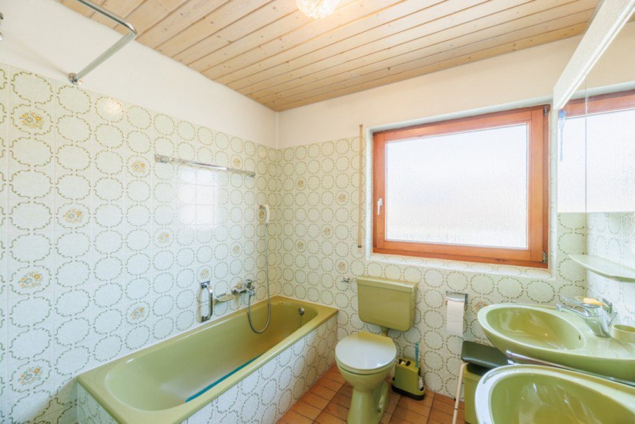 Tageslichtbad mit Wanne, ... Reihenmittelhaus G�rtringen