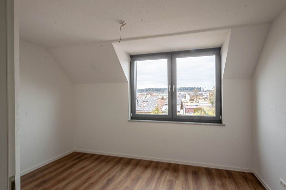 Kleineres Zimmer Dachgeschosswohnung Althengstett