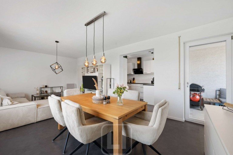 Moderner Wohn-/Essbereich Weil der Stadt Etagenwohnung Hochwertig sanierte 2,5-Zimmer-Wohnung | Balkon | Garage | Keller im Herzen von Weil der Stadt