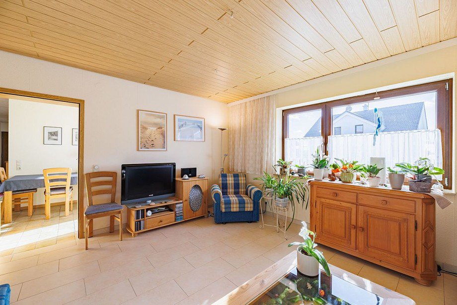 Wohnzimmer Ansicht 2 Mehrfamilienhaus Wildberg-Sch�nbronn