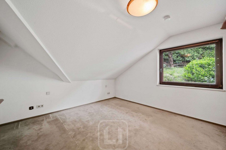 Schlafzimmer Dachgeschosswohnung Neuenb�rg