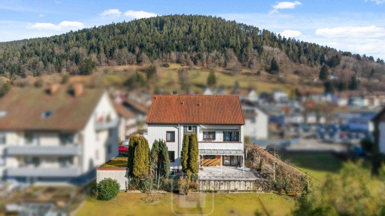 Inmitten der Natur Bad Wildbad Mehrfamilienhaus Wohnhaus mit 4 Einheiten | Eigennutzung, Familie & Vermietung kombinieren | Attraktive Lage