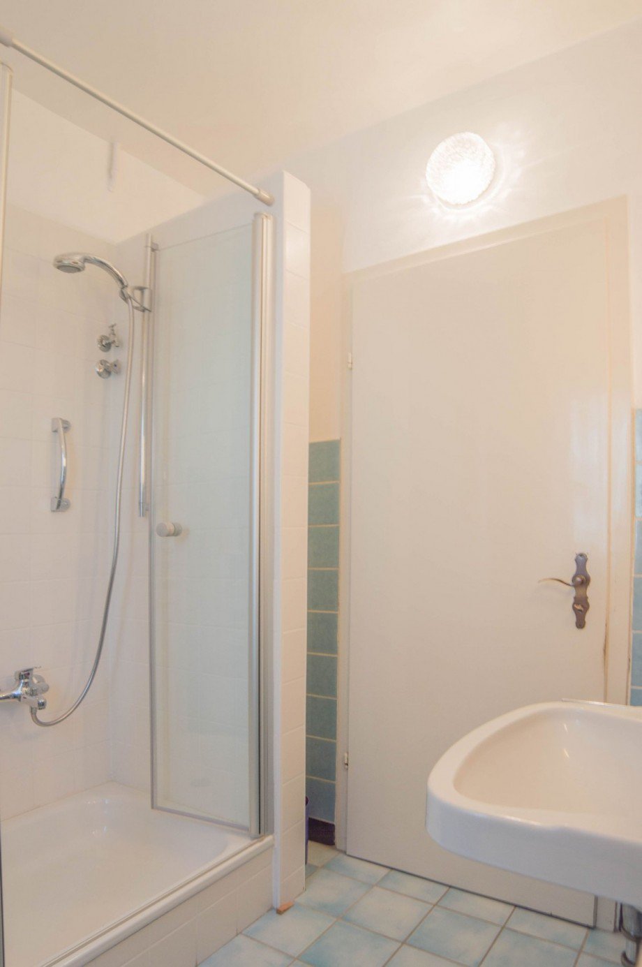 ...mit Dusche Zweifamilienhaus Althengstett