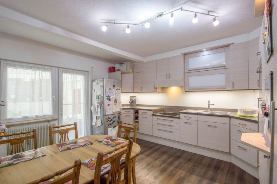 Ger�umige Wohnk�che mit... Einfamilienhaus Wildberg Effringen