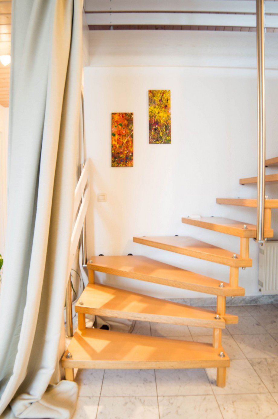 Auf der 2. Etage befindet... Dachgeschosswohnung Nufringen