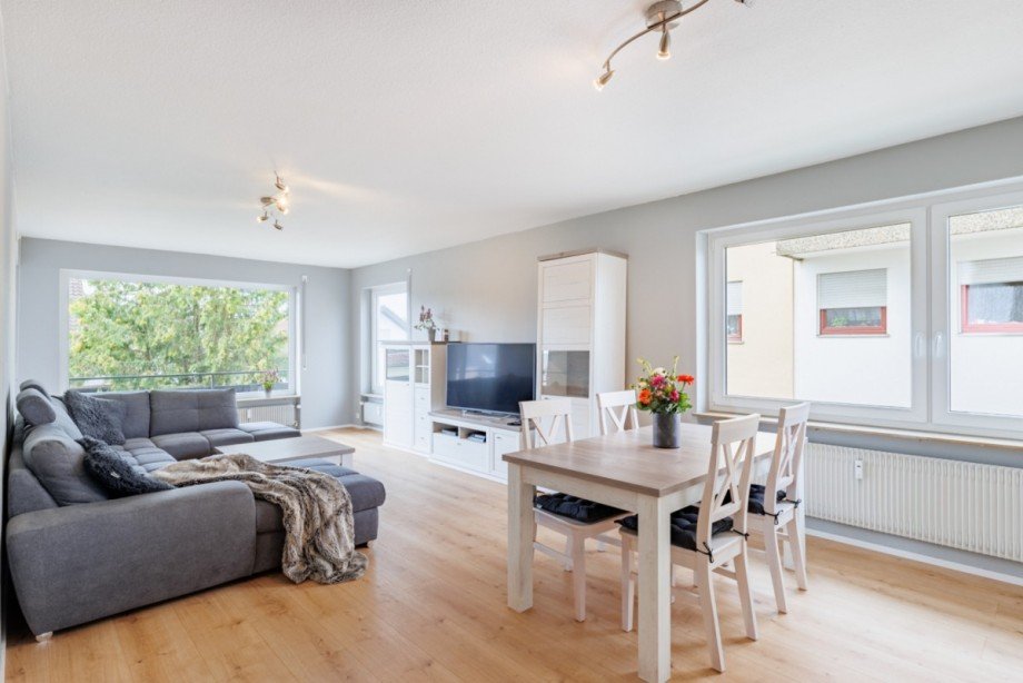 Wohn- und Essbereich Etagenwohnung Nufringen