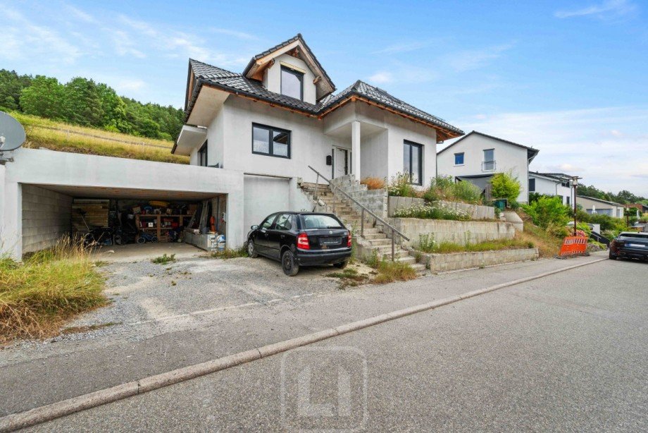 Stellpl�tze vor der Garage Einfamilienhaus Haiterbach