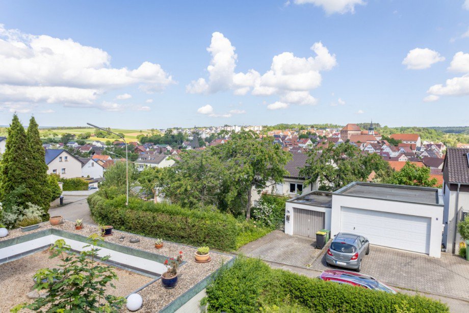 Aussicht Westbalkon Ansicht 2 Zweifamilienhaus Heimsheim