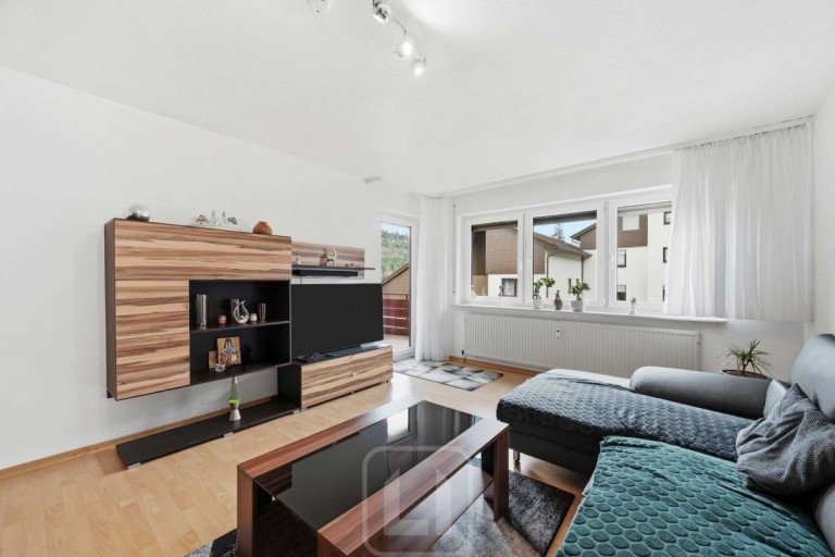 Wohnzimmer | Zugang alkon Unterreichenbach Etagenwohnung Ankommen & wohlf�hlen | 3-Zimmer-Wohnung in ruhiger H�henlage | Balkon & Carport